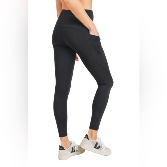 🖤 NWT Black High-Waisted Leggings with Pockets – Sculpting & Workout-Ready 🖤 - Picture 1 of 7